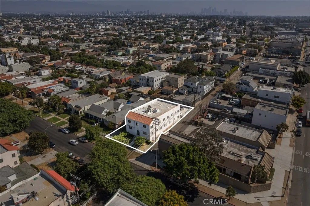 Photo of 1858 S Orange Drive #6, Los Angeles, CA 90019 (MLS # DW25267242)