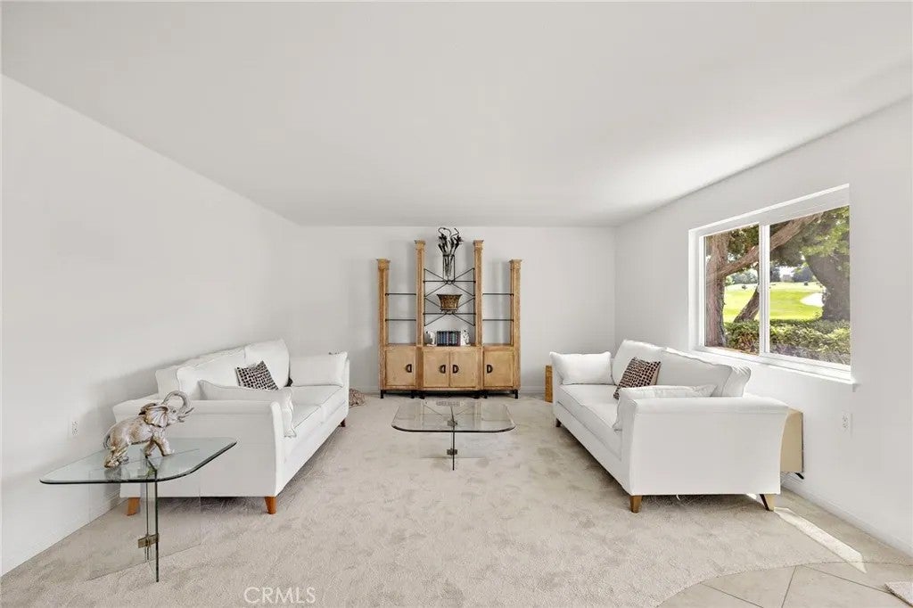 2389 Via Mariposa West 1E