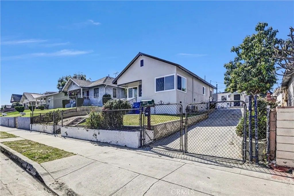 Photo of 715 S Record Ave, Los Angeles, CA 90023 (MLS # CV26043715)