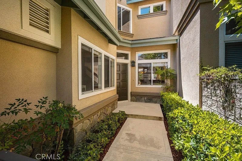 100 Stoney Pointe