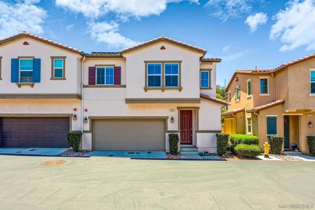 Photo of 1357 Palo Verde Way, Vista, CA 92083 (MLS # 260014262)