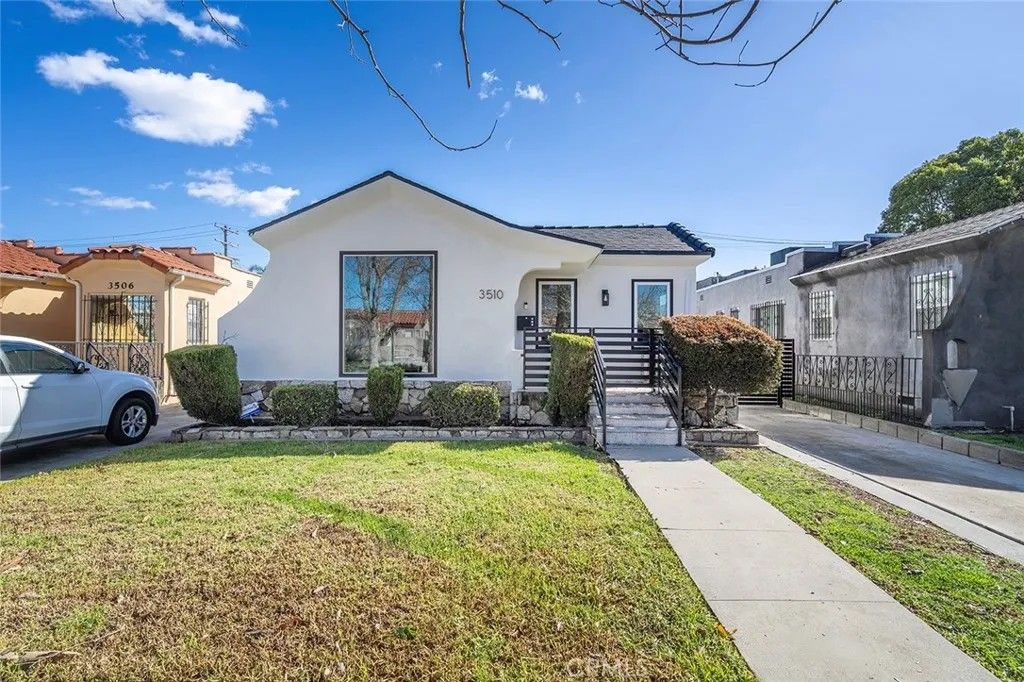 Photo of 3510 Somerset Dr, Los Angeles, CA 90016 (MLS # WS26037592)