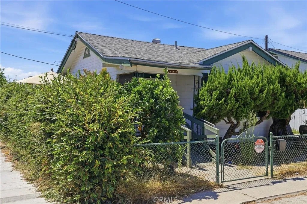 1335 Termino Avenue