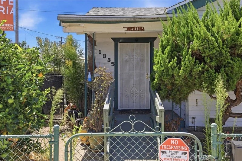 1335 Termino Avenue