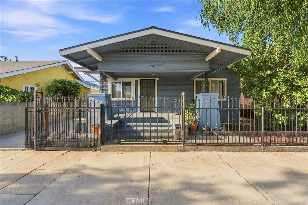 1833 E Florence