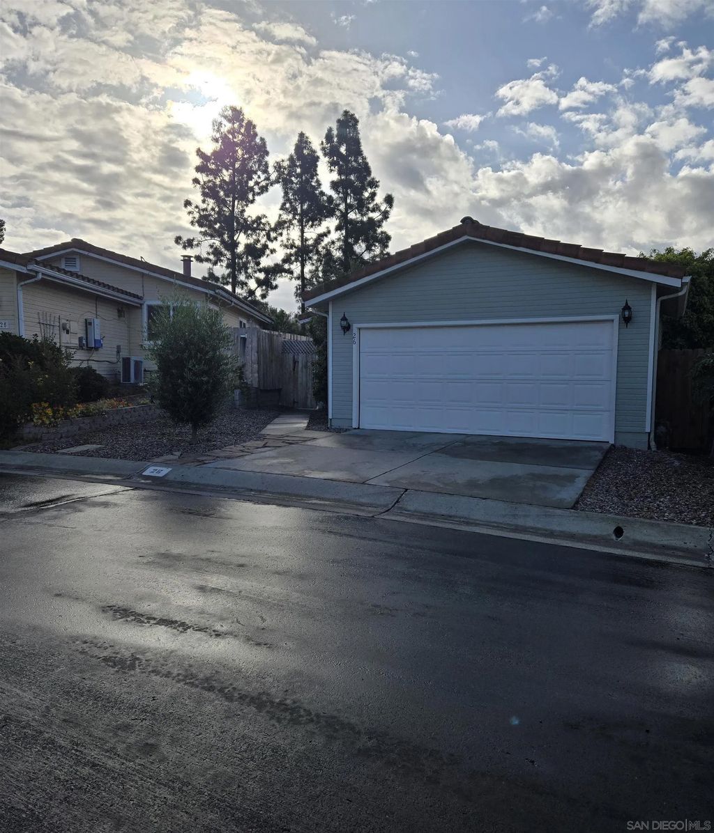 Photo of 14955 Avenida Venusto #26, San Diego, CA 92128 (MLS # 260010093)