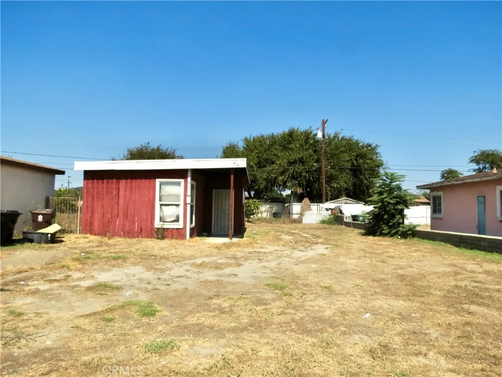 4949 E San Carlos
