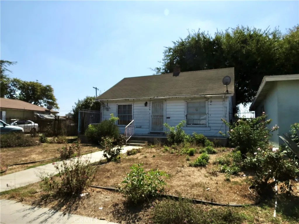 4949 E San Carlos