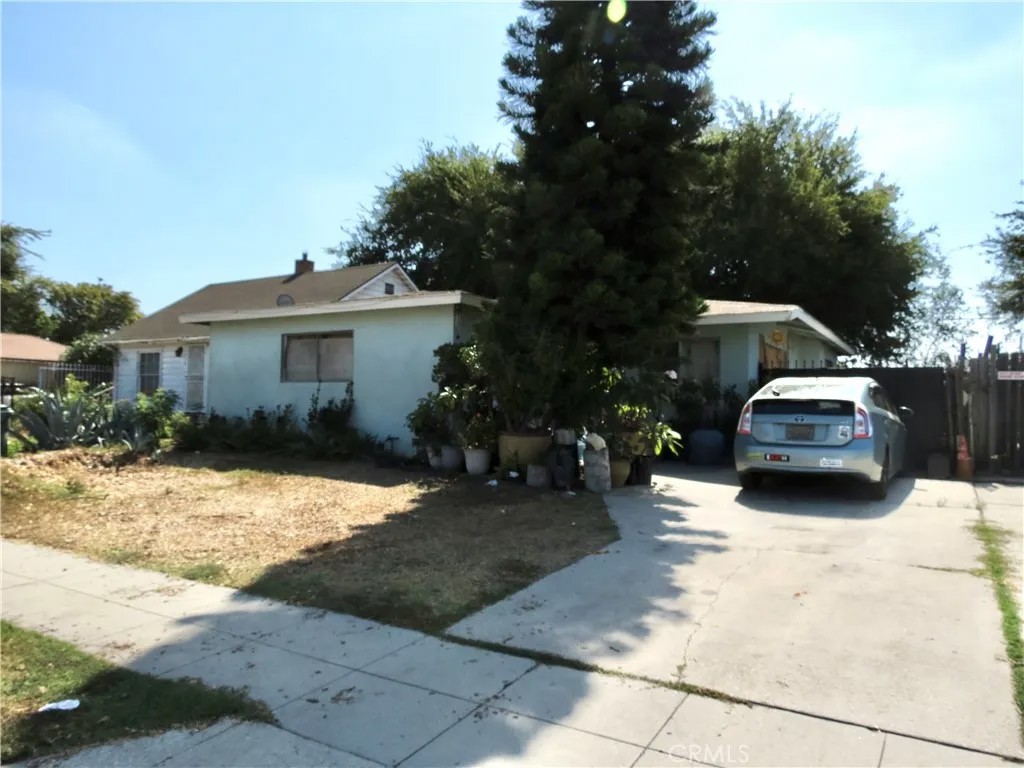 4949 E San Carlos