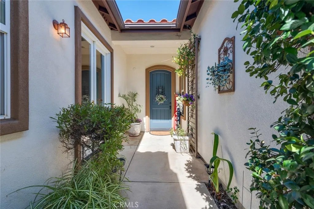 Photo of 9328 Holly Lane, Corona, CA 92883 (MLS # IG26052658)