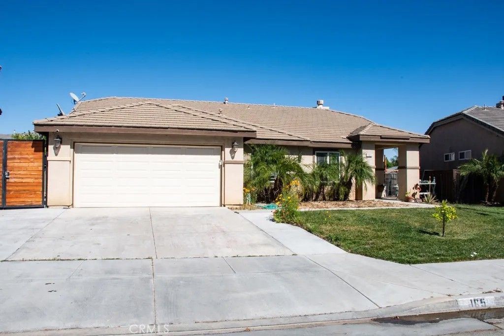 Photo of 165 Solana St, San Jacinto, CA 92582 (MLS # IV26074199)
