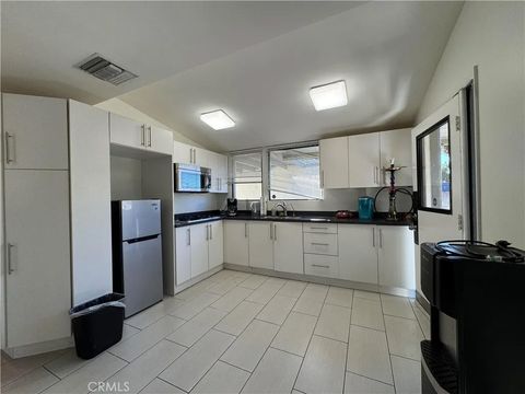 Tiny photo for 11100 Sheldon St, Sun Valley, CA 91352 (MLS # GD25248965)