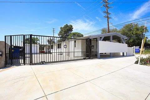 Tiny photo for 11100 Sheldon St, Sun Valley, CA 91352 (MLS # GD25248965)