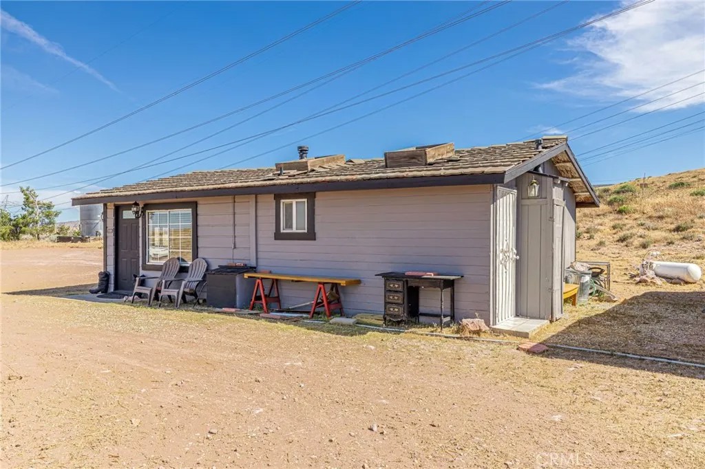 2200 E Carson Mesa