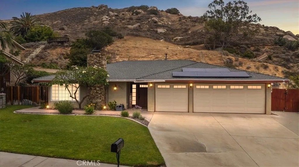 Photo of 5721 Peacock LN, Riverside, CA 92505 (MLS # TR26103921)
