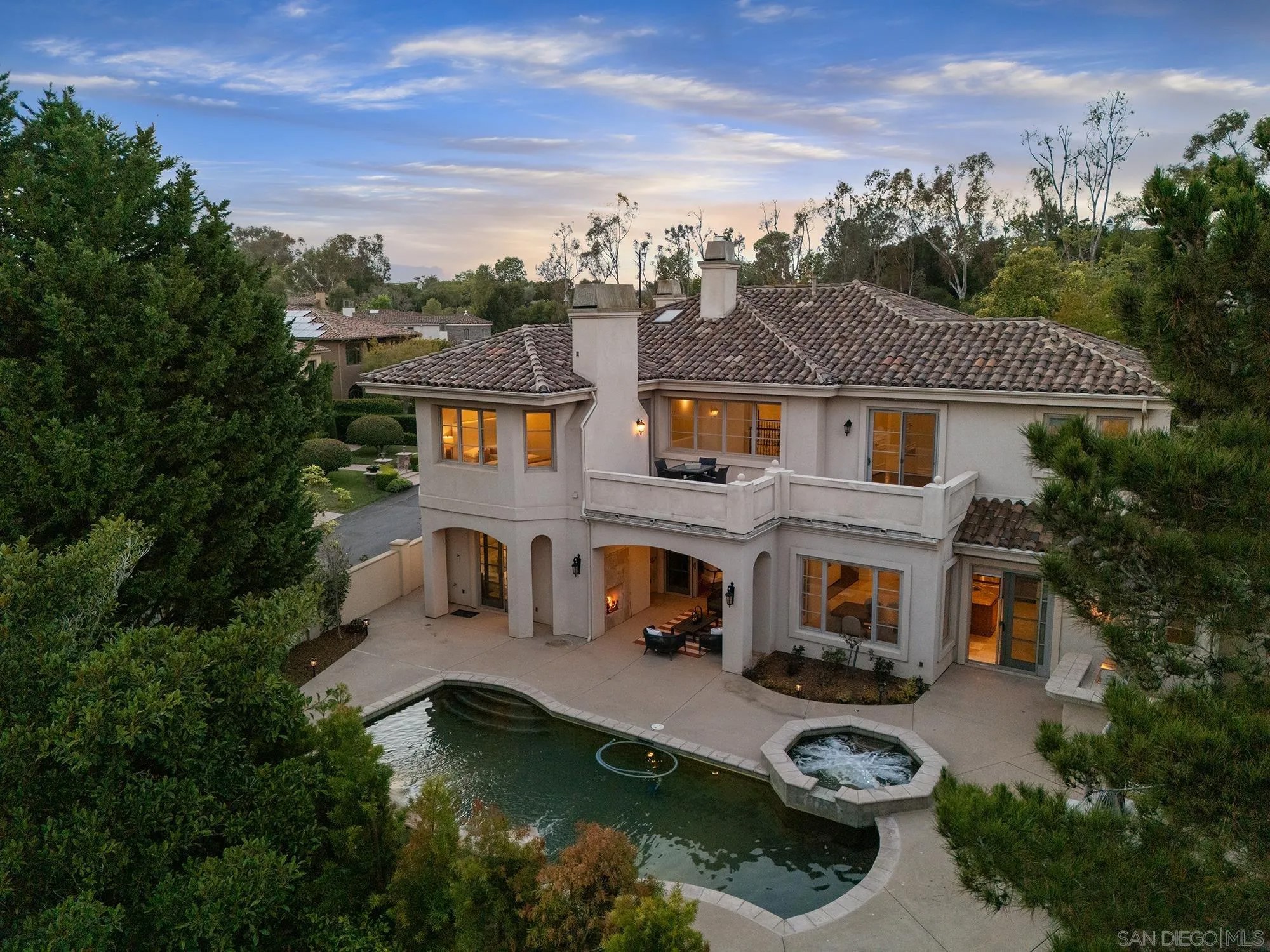 5259 Meadows Del Mar