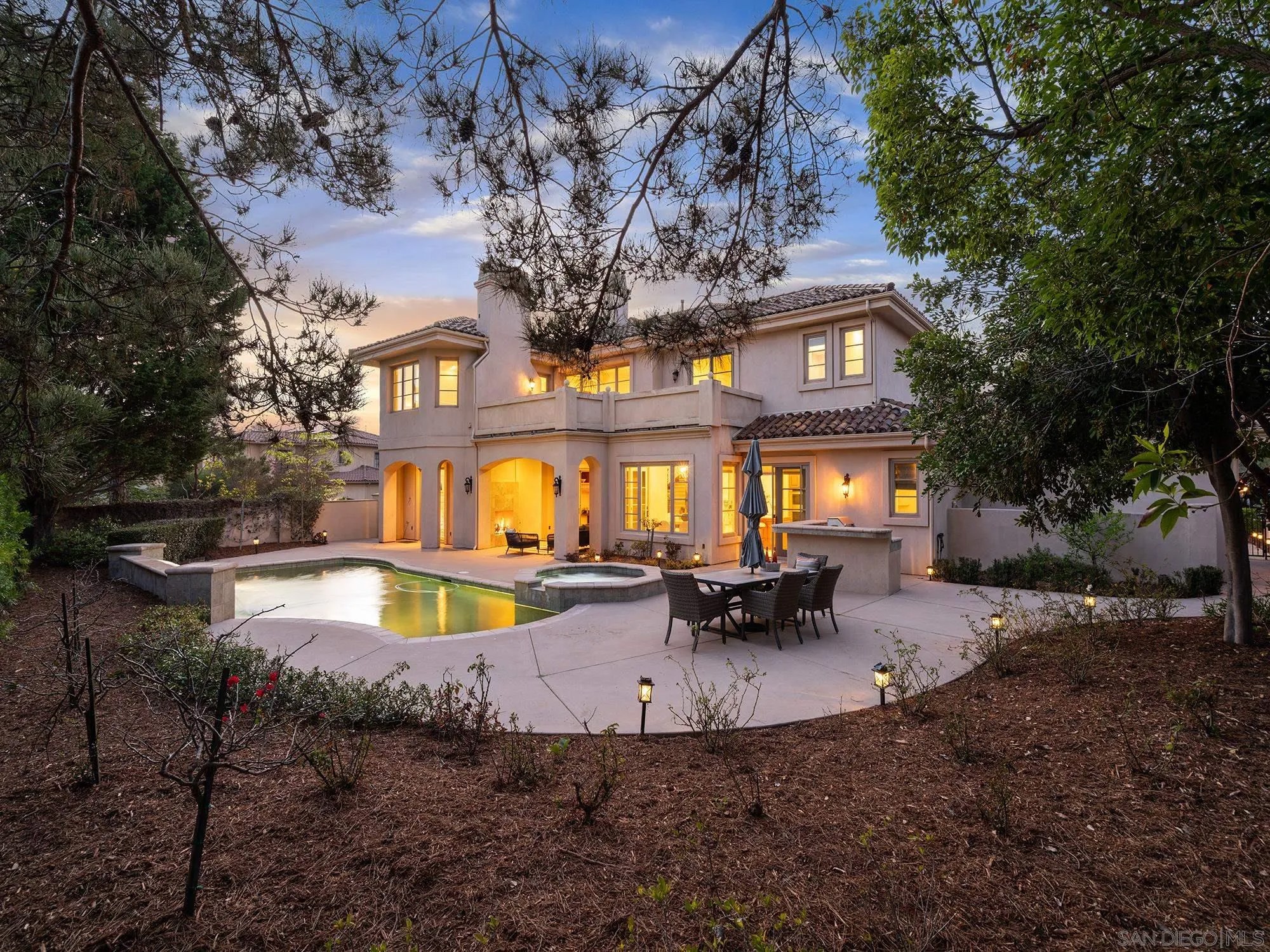5259 Meadows Del Mar