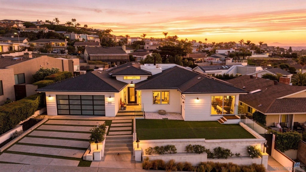 Photo of 5431 Candlelight Drive, La Jolla, CA 92037 (MLS # 260022279)