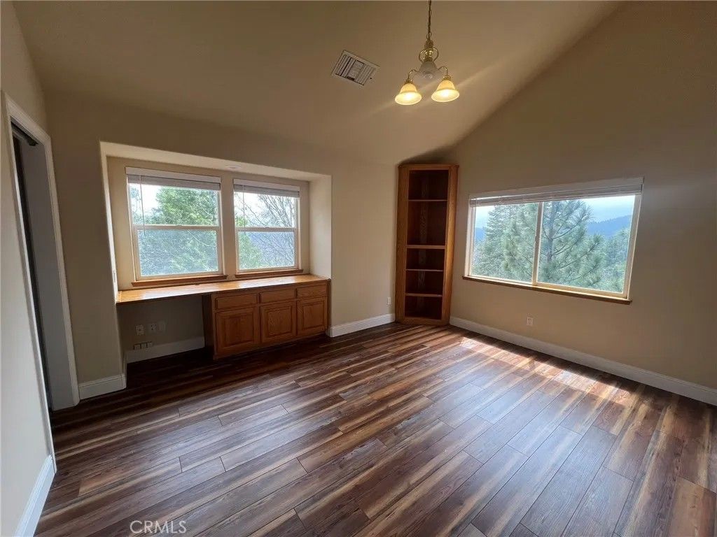 Photo of 170 Cypress Dr, Lake Arrowhead, CA 92352 (MLS # IG26028423)