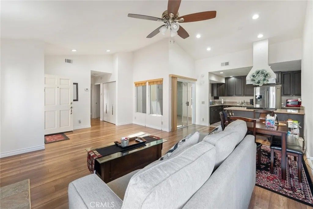 Photo of 737 Verona Ave, San Jacinto, CA 92583 (MLS # SW26027038)