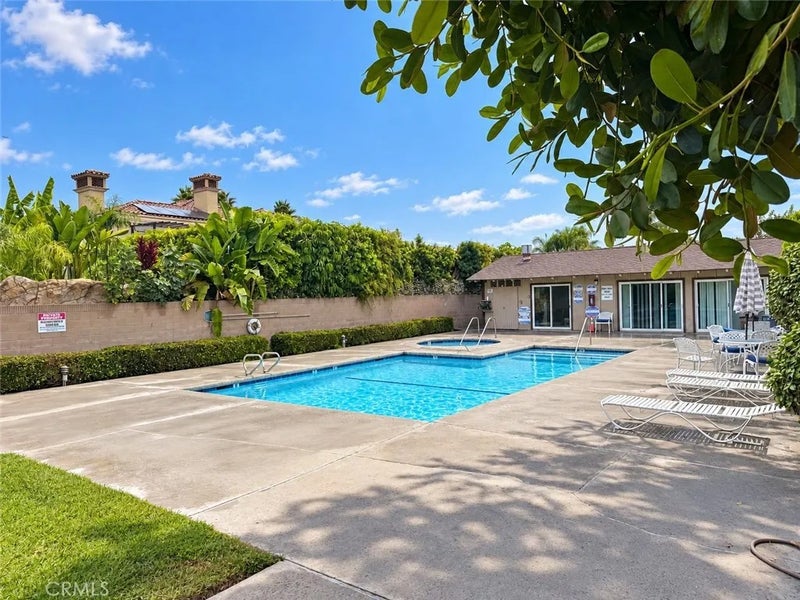 10330 Downey Ave 20