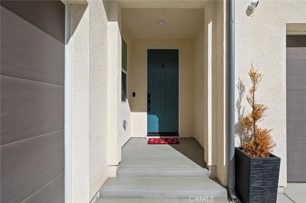 1577 Calle Mayfair
