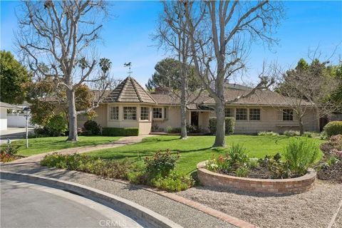 Photo of 2401 Sierra Vista, Newport Beach, CA 92660 (MLS # NP26050950)