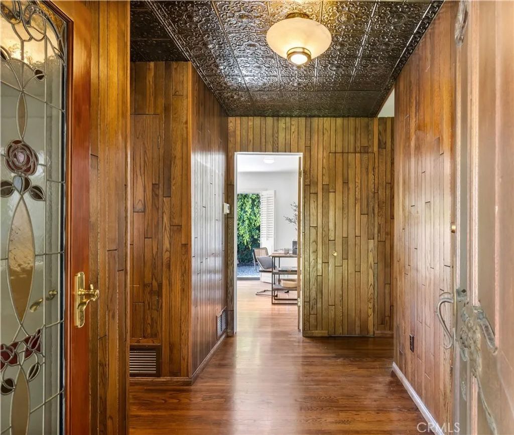 Photo of 2401 Sierra Vista, Newport Beach, CA 92660 (MLS # NP26050950)