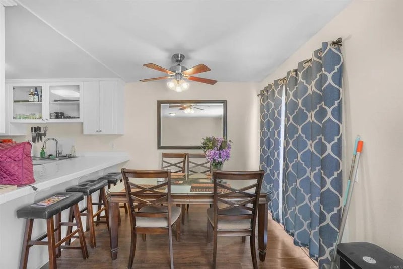 1025 Estes Street 12