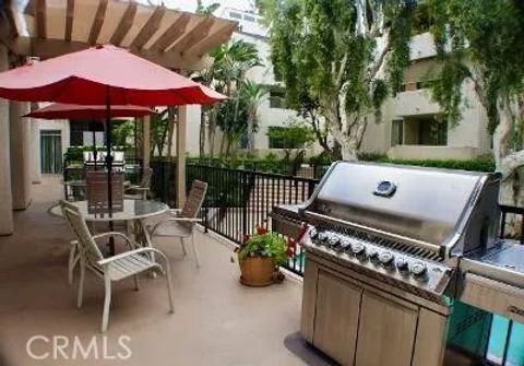 Tiny photo for 5325 Newcastle Ave, Encino, CA 91316 (MLS # SR26071811)