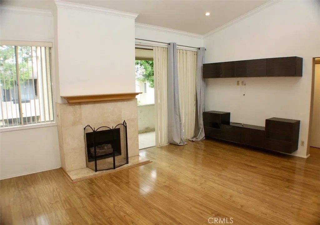 Photo of 5325 Newcastle Ave, Encino, CA 91316 (MLS # SR26071811)