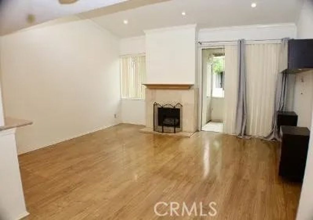 Photo of 5325 Newcastle Ave, Encino, CA 91316 (MLS # SR26071811)