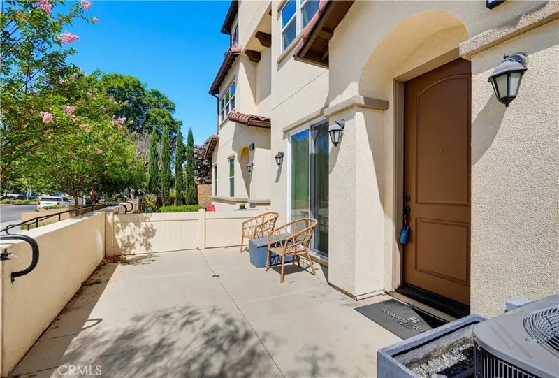 3320 W Mirano