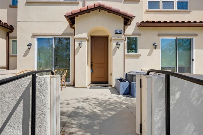 3320 W Mirano
