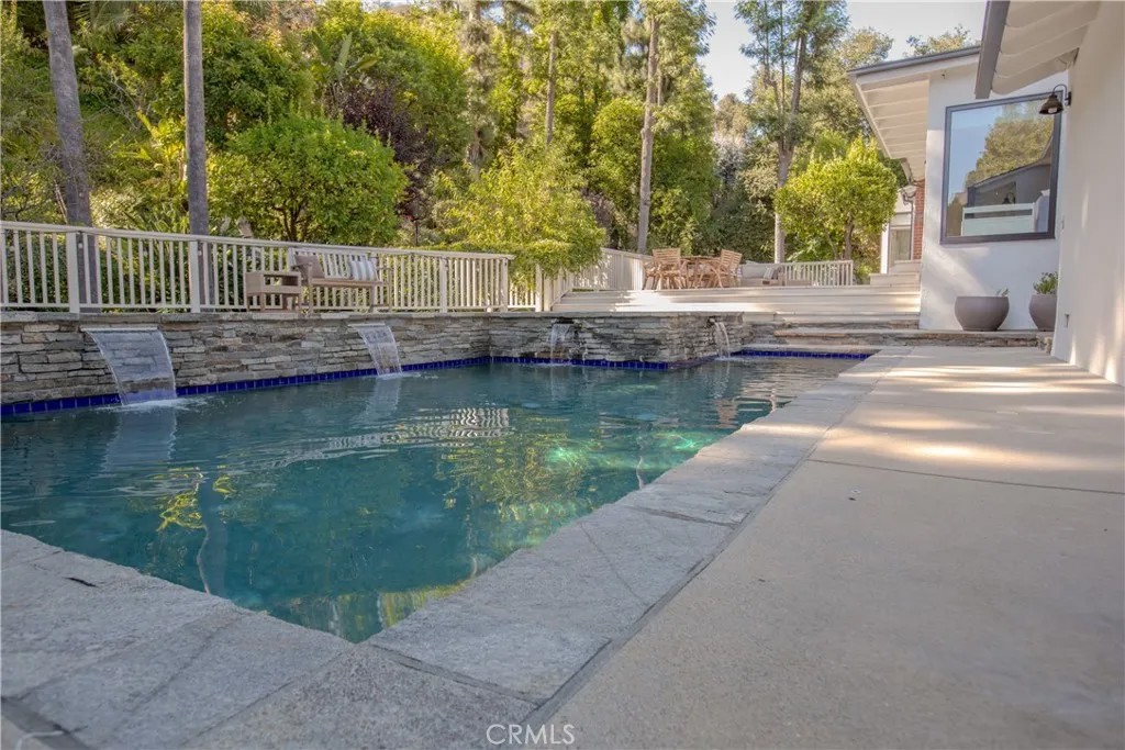 3479 Mandeville Canyon Road