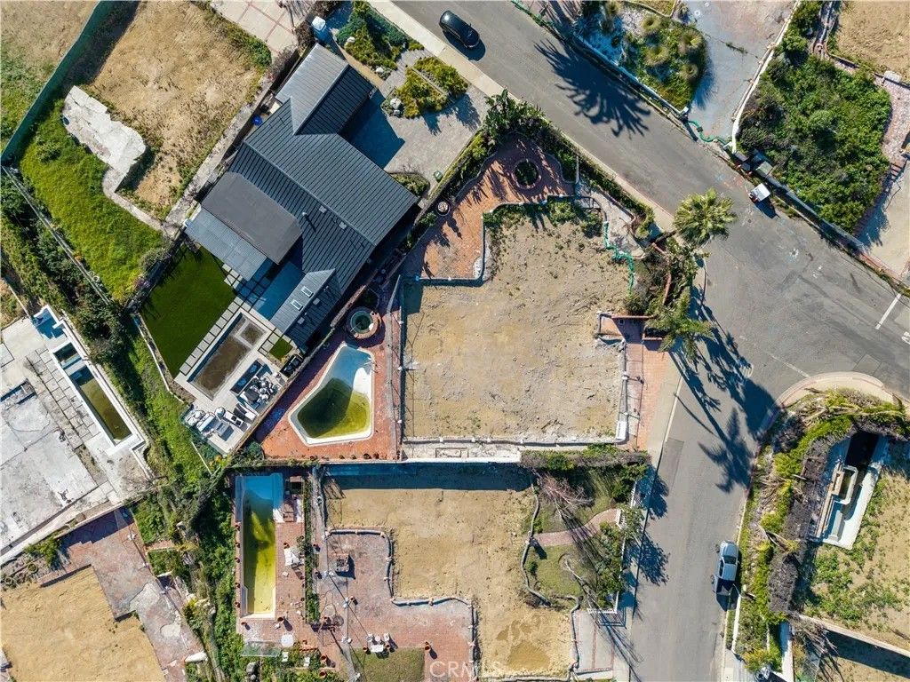 Photo of 800 El Oro, Pacific Palisades, CA 90272 (MLS # SB26014158)