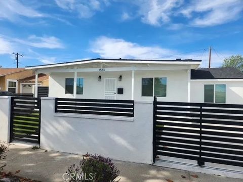 Photo of 1523 E 126th Street, Compton, CA 90222 (MLS # DW26068373)