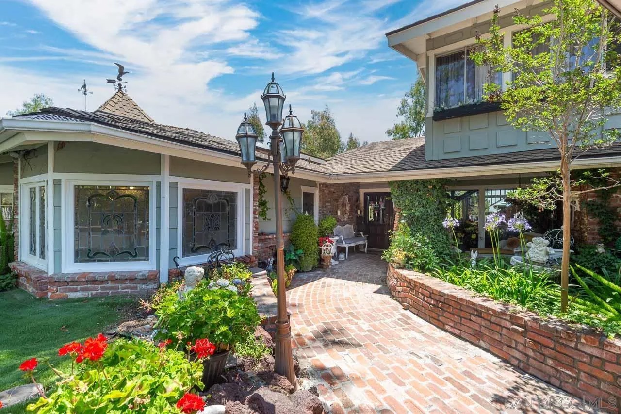 11339 Rolling Hills Dr