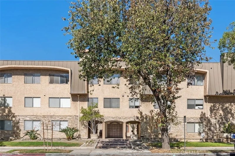377 W California 12