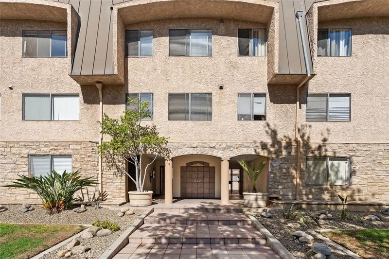 377 W California 12