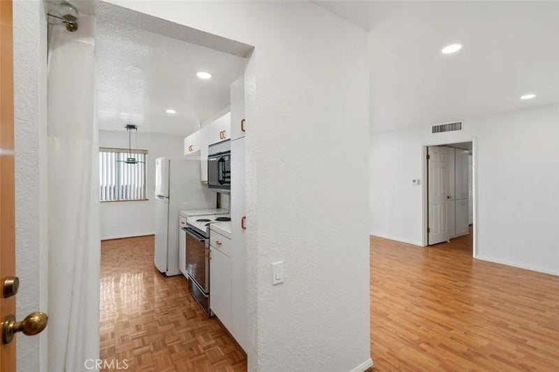 377 W California 12