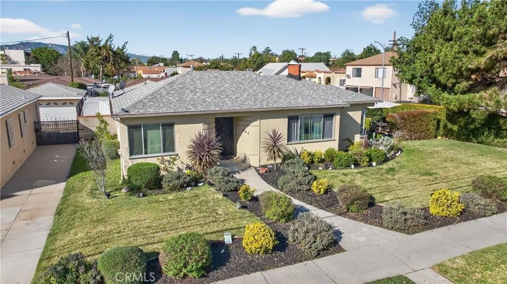 Photo of 807 S Verdugo Rd, Glendale, CA 91205 (MLS # MB26018687)