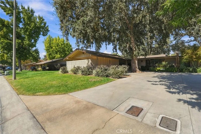 2846 W Border Links Drive