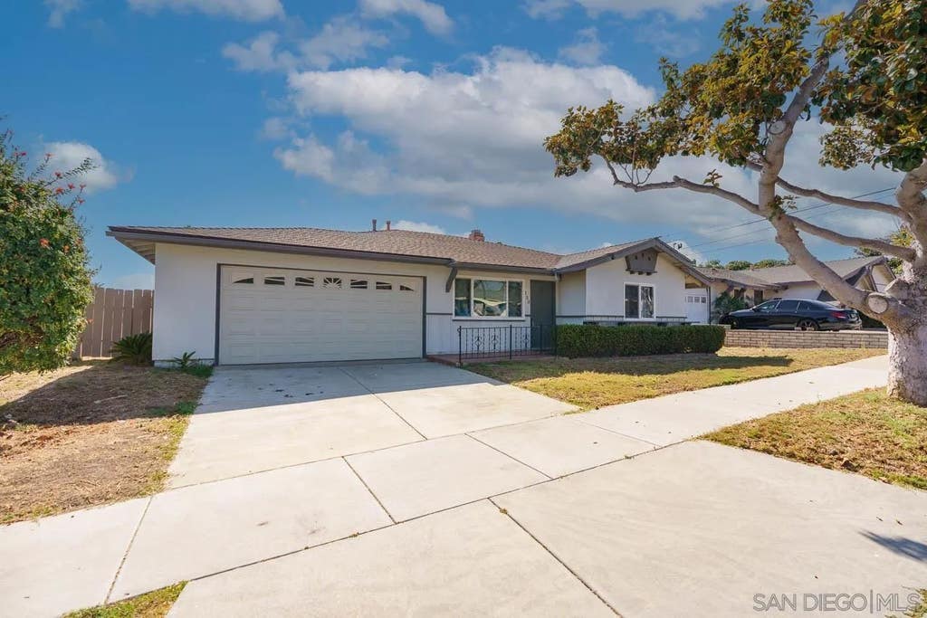 Photo of 133 Cregar Street, Oceanside, CA 92054 (MLS # 260020922)