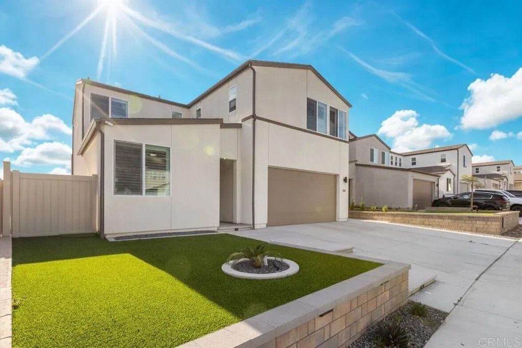 Photo of 550 Meadowood Street, Fallbrook, CA 92028 (MLS # NDP2602003)