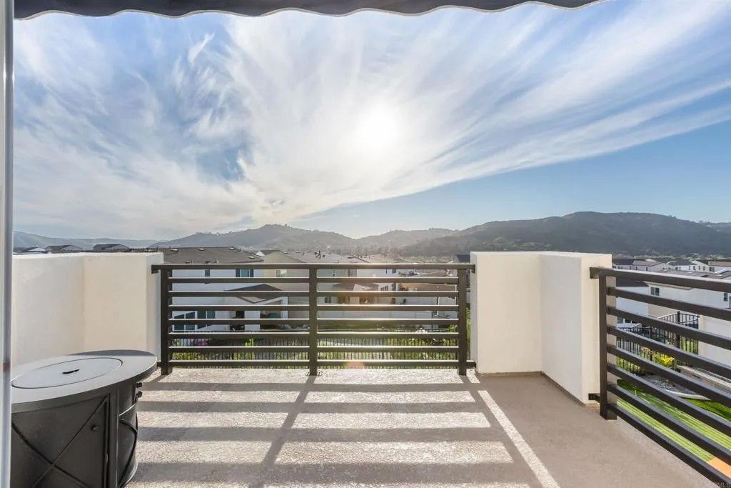 Photo of 550 Meadowood Street, Fallbrook, CA 92028 (MLS # NDP2602003)