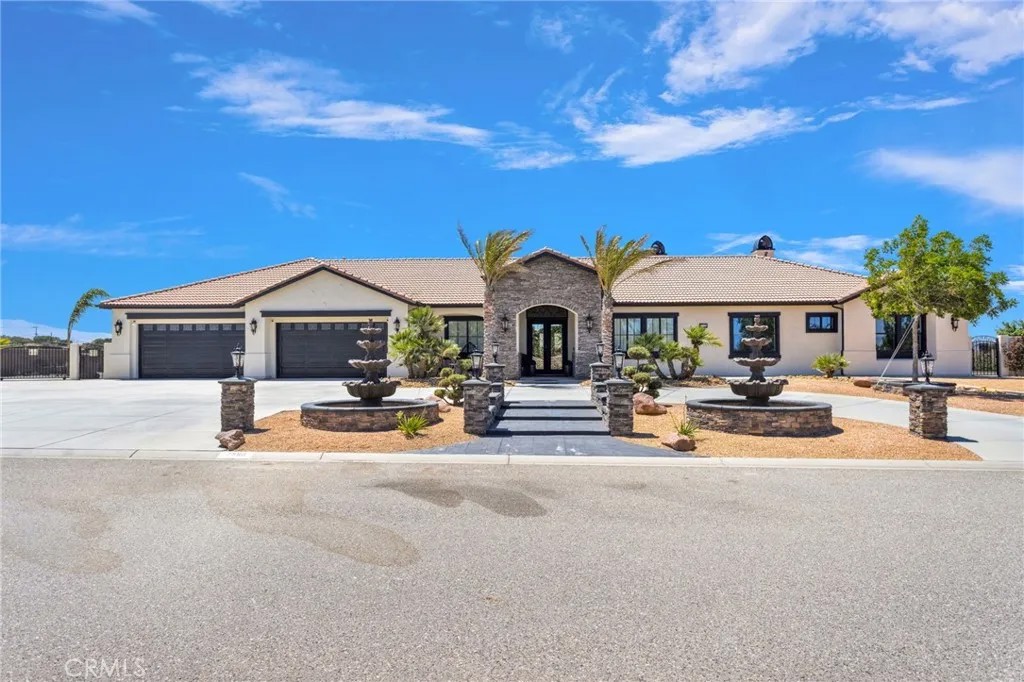 7560 Royal View