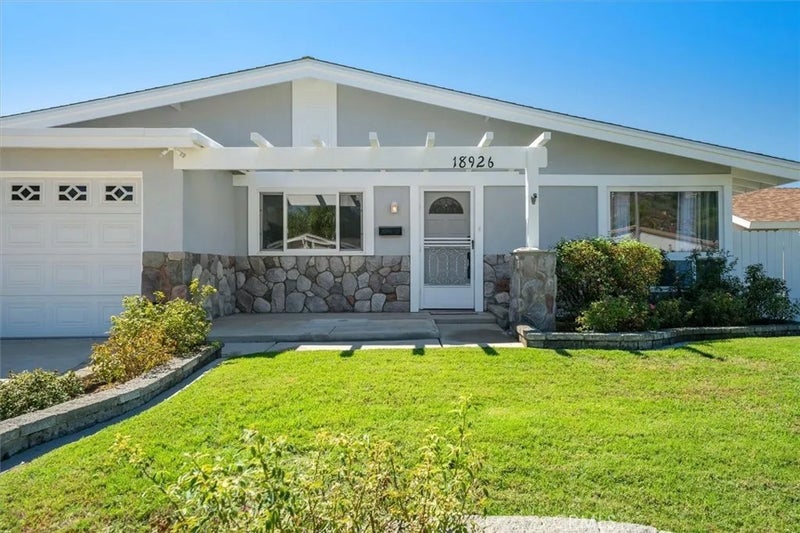 18926 Claycrest
