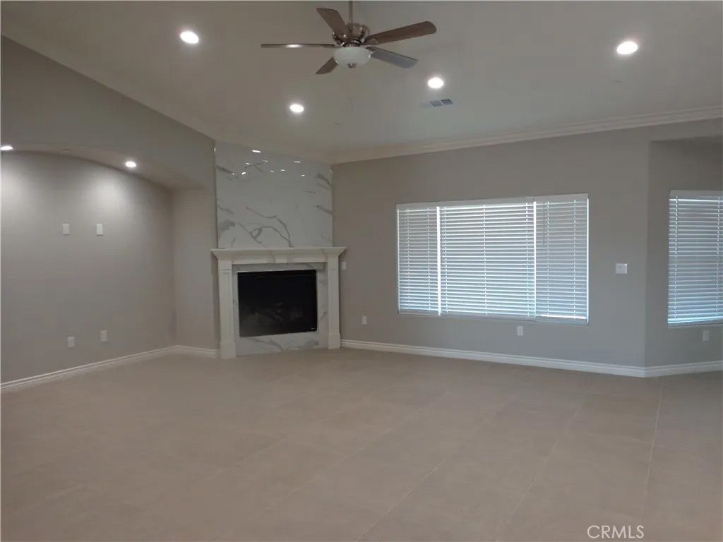 18255 Winnetka