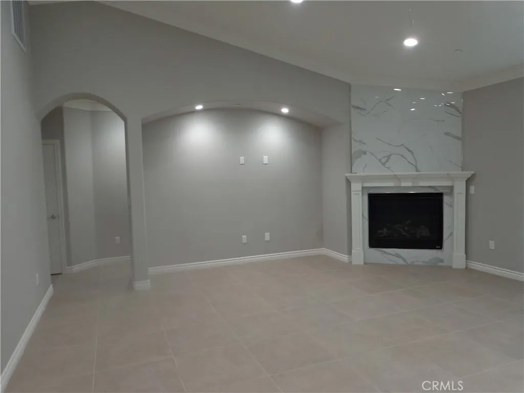 18255 Winnetka